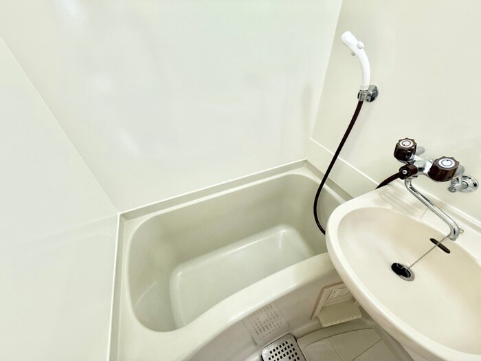 沖町ジュンハイツのバス