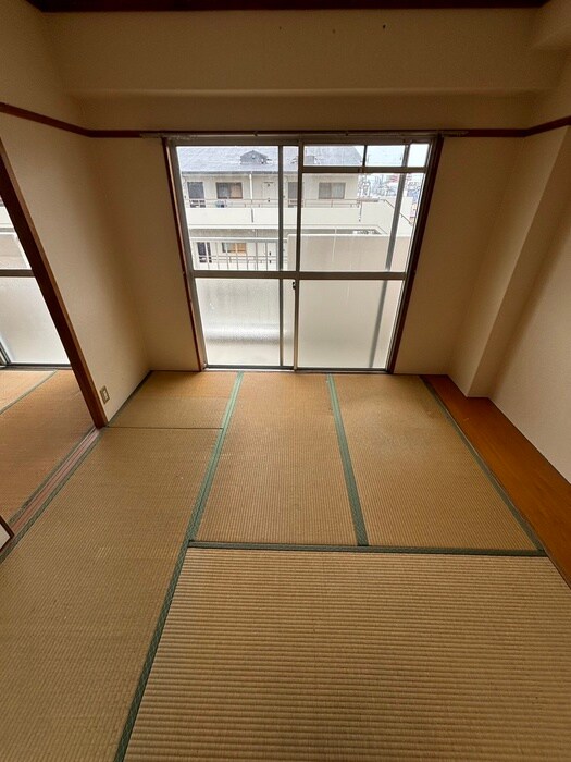 物件内観写真8　(居室)