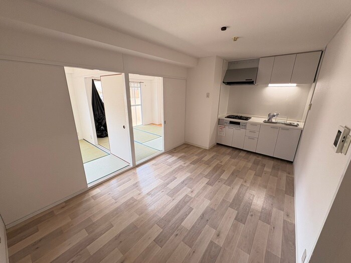 物件内観写真8　(居室)