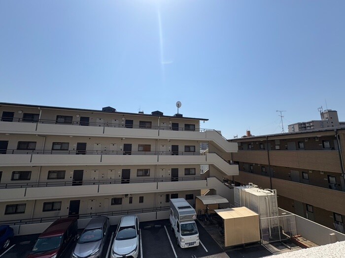 物件内観写真13　(室内からの展望)