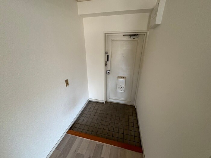 物件内観写真14　(玄関)