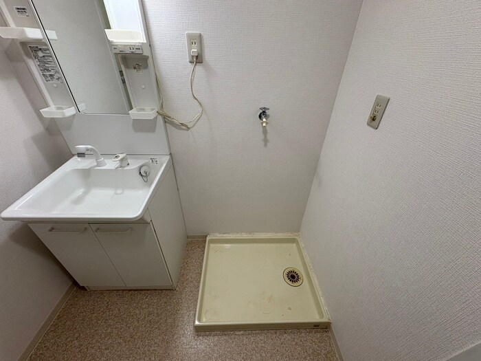 物件内観写真17　(洗濯機置場)