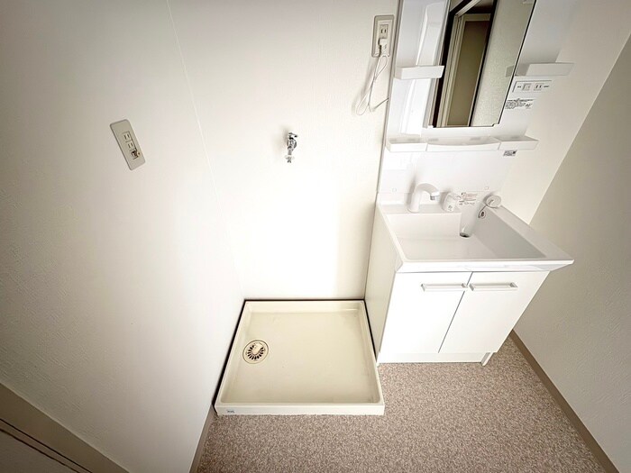 物件内観写真17　(洗濯機置場)