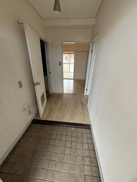 物件内観写真19　(玄関)