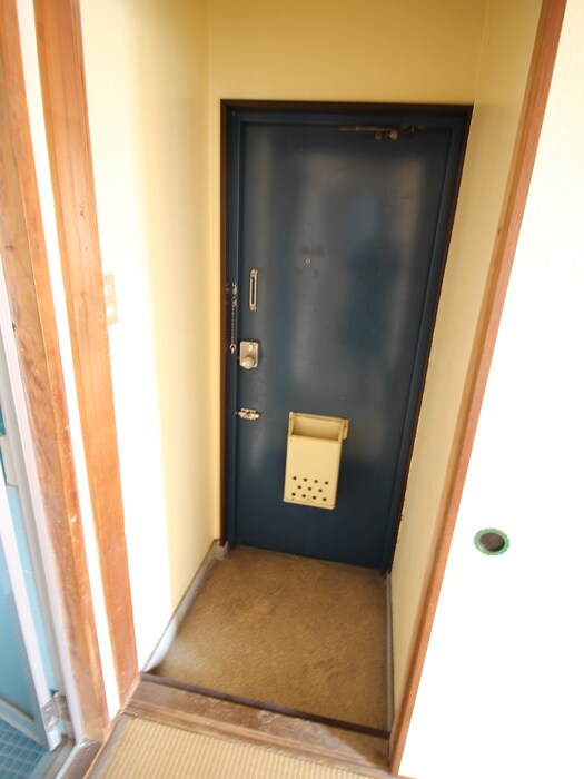 物件内観写真2　(玄関)