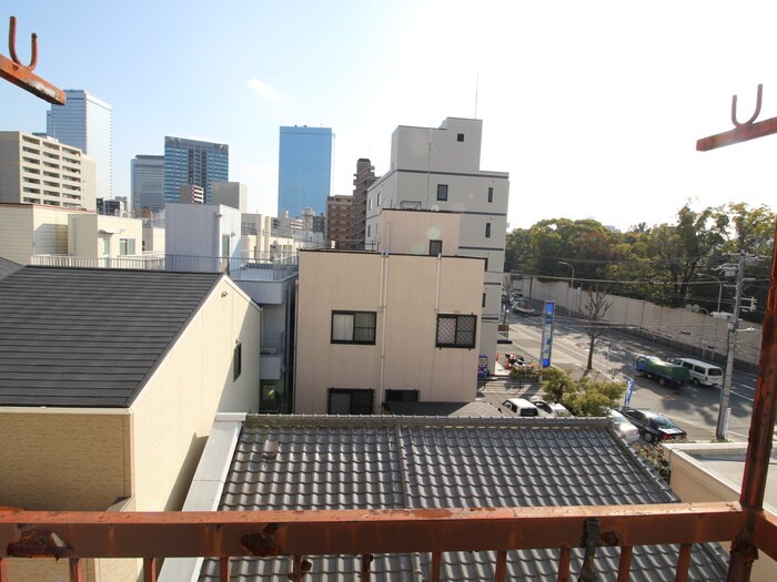 物件内観写真11　(室内からの展望)