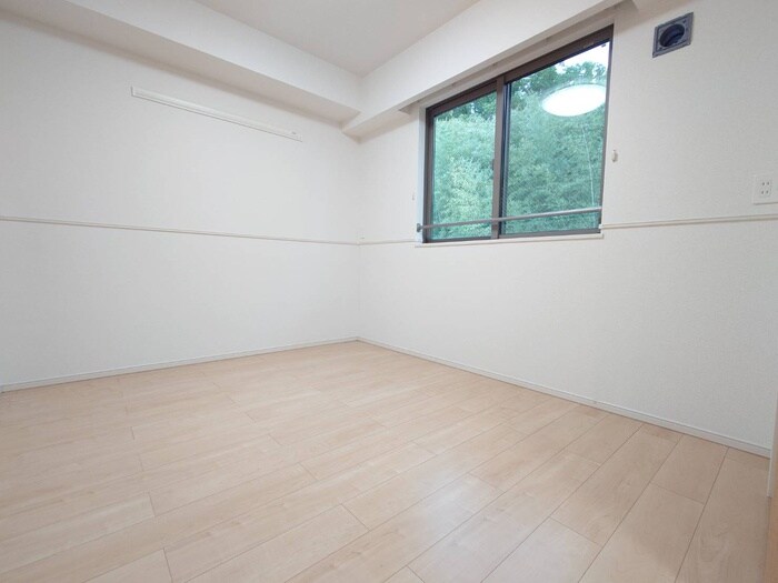 物件内観写真18　(居室)