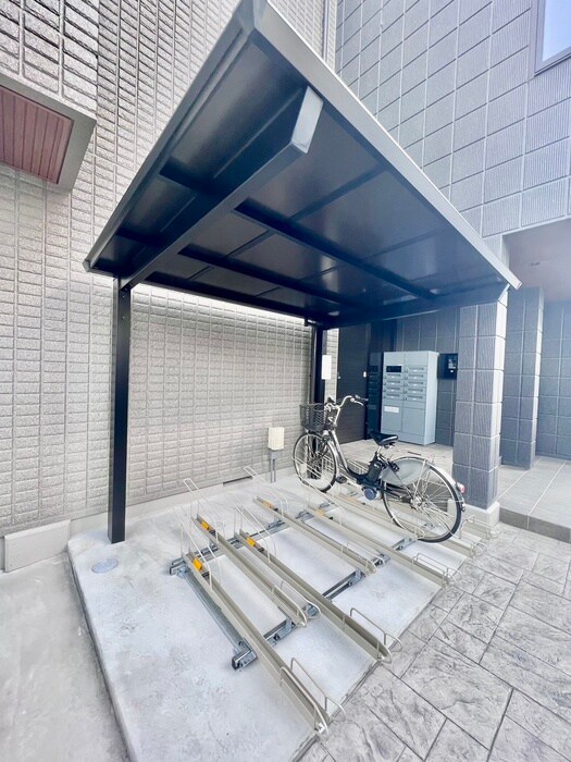 物件外観写真5　(駐輪場)