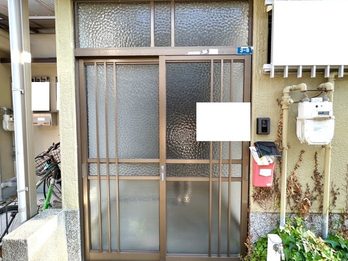 物件外観写真4　(エントランス部分)