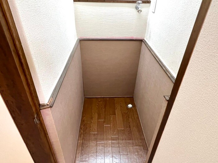 物件内観写真17　(洗濯機置場)