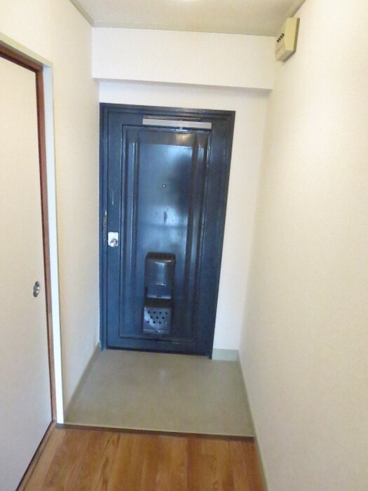 物件内観写真15　(玄関)