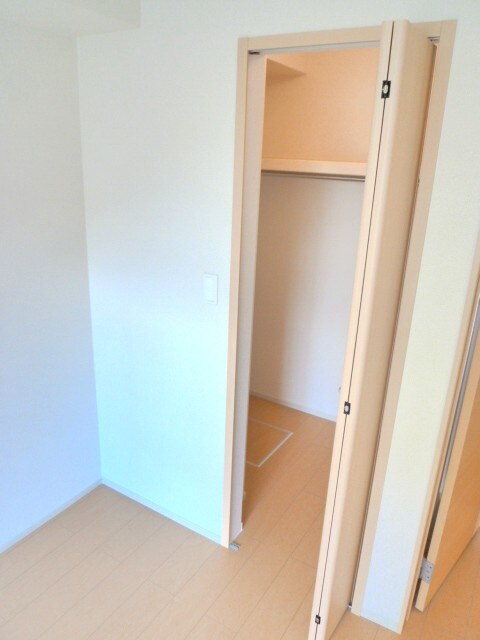 物件内観写真13　(収納)