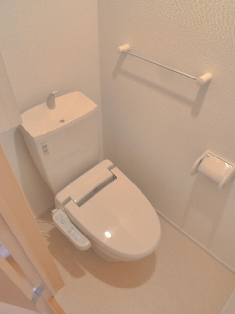 物件内観写真14　(トイレ)