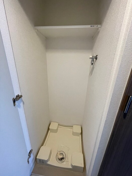 物件内観写真10　(洗濯機置場)