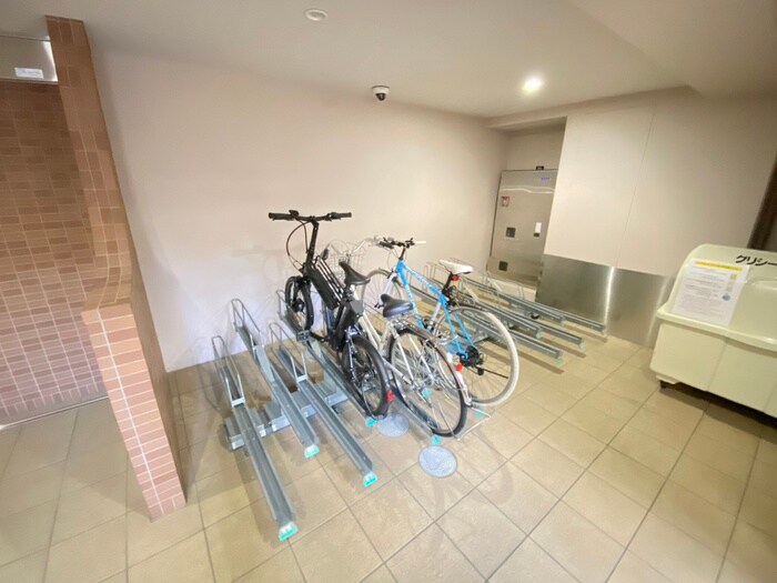 物件外観写真5　(駐輪場)