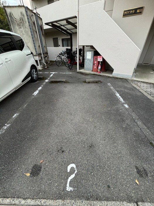 物件外観写真3　(駐車場)