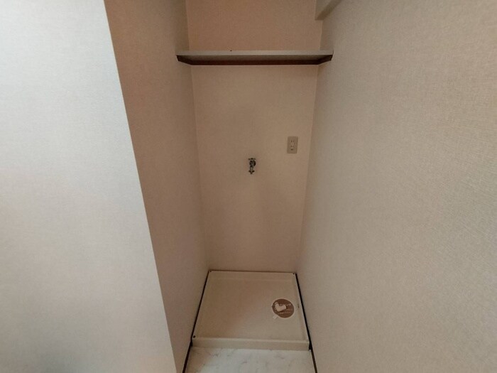 物件内観写真13　(洗濯機置場)