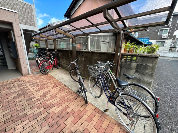 物件外観写真5　(駐輪場)