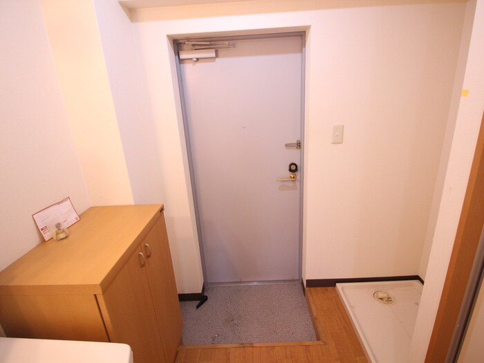 物件内観写真14　(玄関)