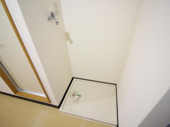 物件内観写真15　(洗濯機置場)