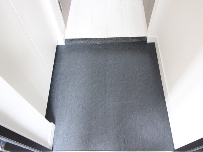 物件内観写真17　(玄関)