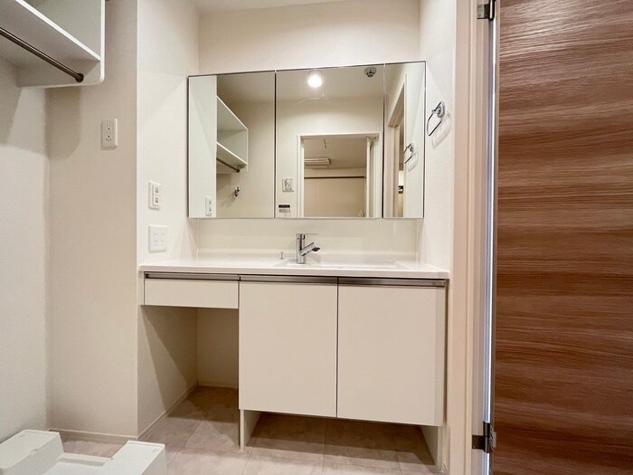 物件内観写真8　(洗面)