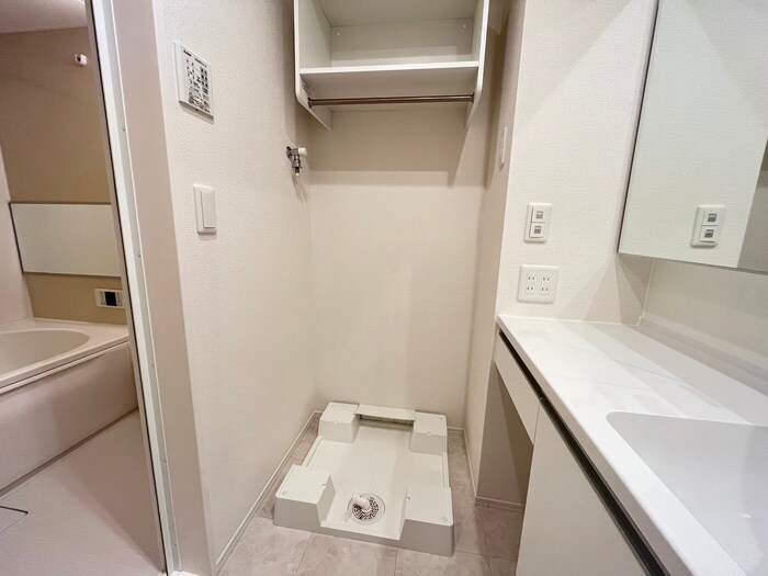 物件内観写真16　(洗濯機置場)