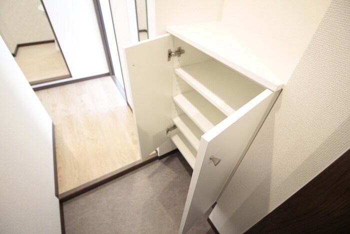 物件内観写真15　(靴箱)