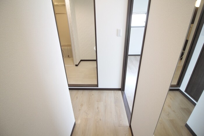 物件内観写真20　(廊下)