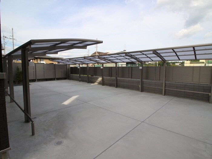 物件外観写真5　(駐輪場)