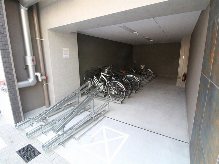 物件外観写真6　(駐輪場)