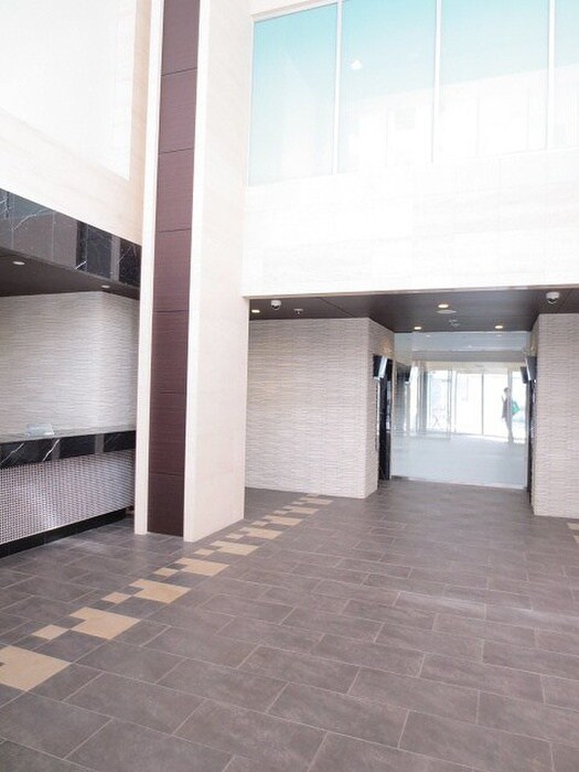 物件外観写真5　(エントランス部分)