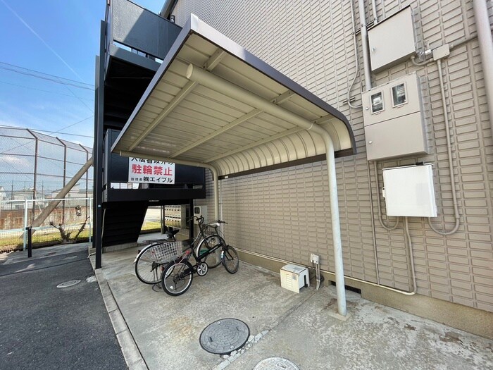物件外観写真3　(駐輪場)