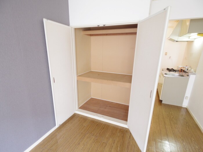 物件内観写真12　(収納)