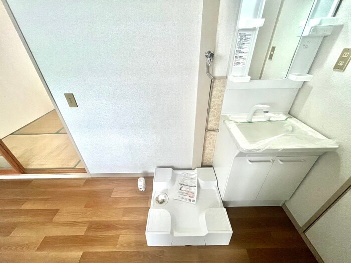 物件内観写真11　(洗濯機置場)