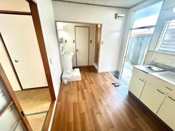 物件内観写真21　(廊下)