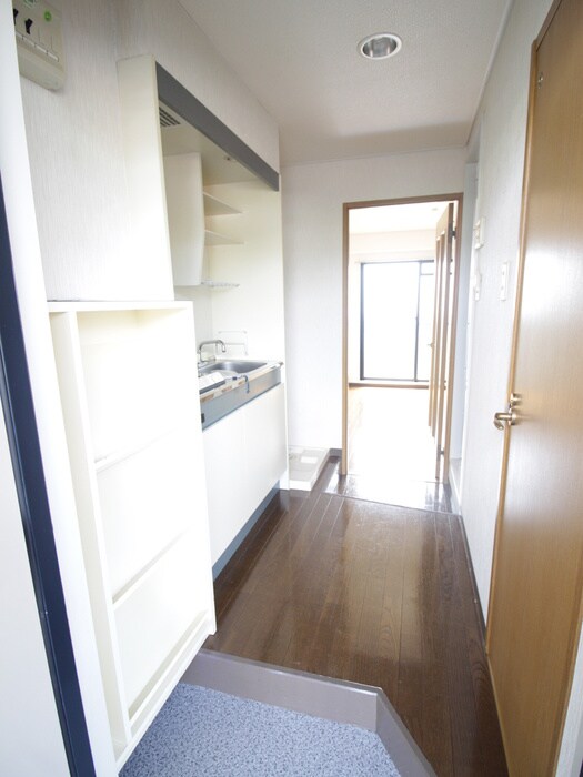 物件内観写真7　(玄関)