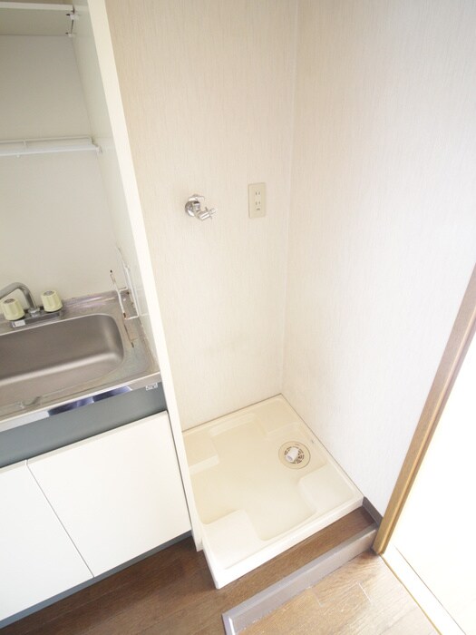 物件内観写真9　(洗濯機置場)