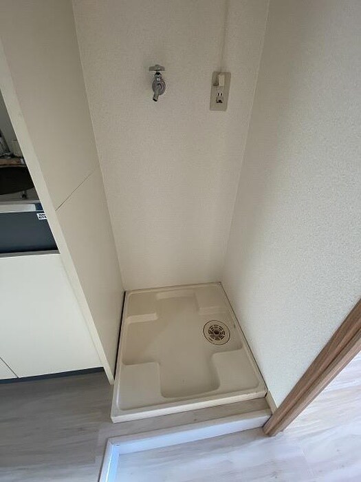 物件内観写真14　(洗濯機置場)