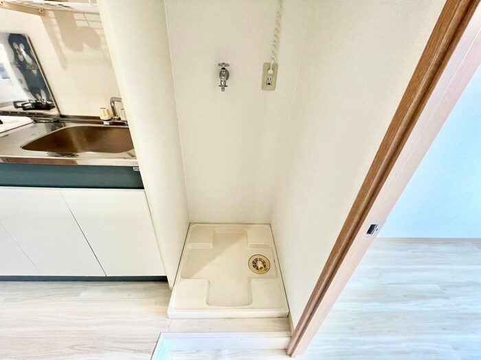 物件内観写真14　(洗濯機置場)