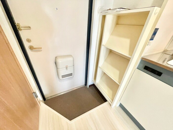 物件内観写真15　(玄関)