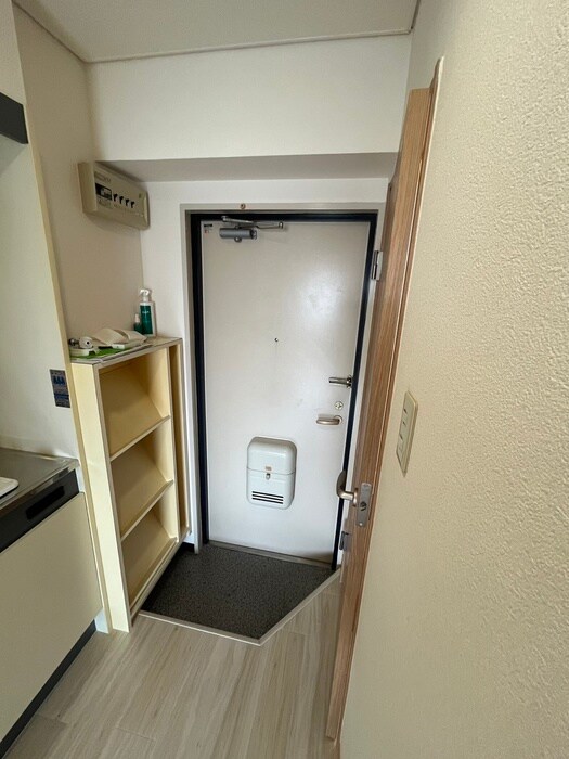 物件内観写真16　(玄関)