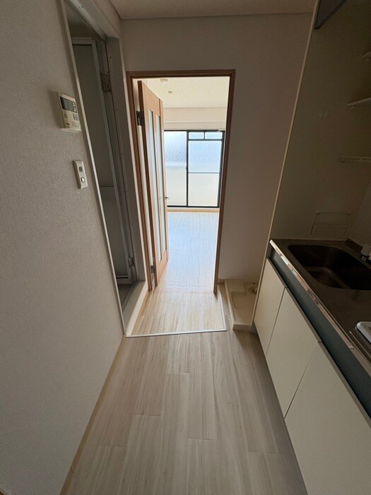 物件内観写真17　(廊下)