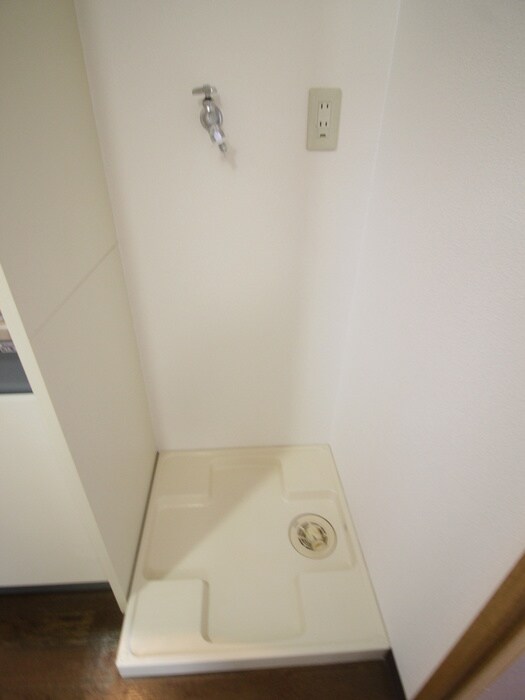 物件内観写真19　(洗濯機置場)