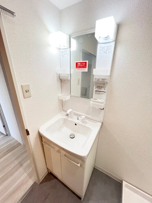 物件内観写真8　(洗面)