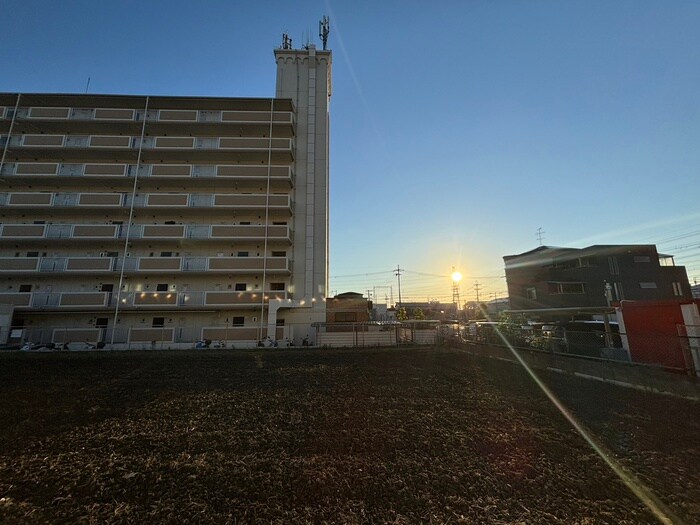 物件内観写真18　(室内からの展望)