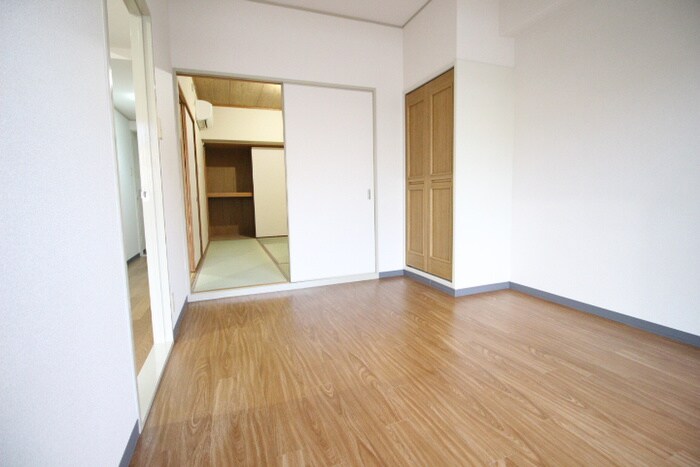 物件内観写真10　(居室)