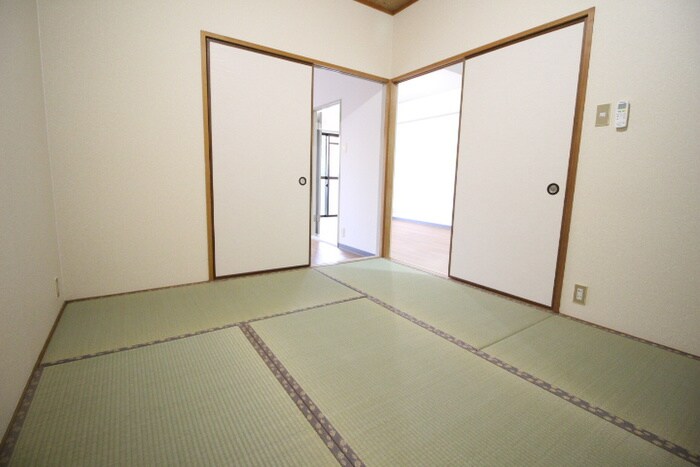 物件内観写真11　(居室)