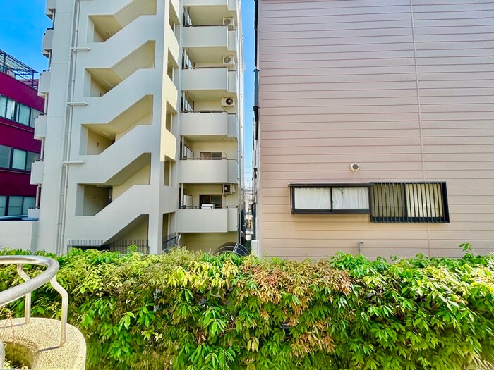 物件内観写真16　(室内からの展望)