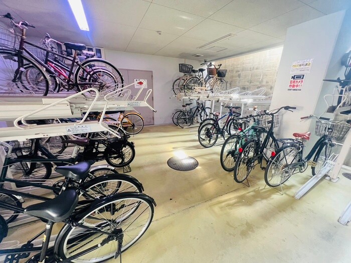 物件外観写真2　(駐輪場)